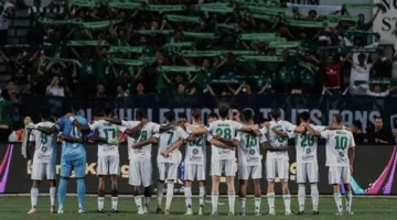 ترقب في الدوري السعودي لموعد مباراة أهلي جدة والرياض وتشكيل الفريقين المتوقع